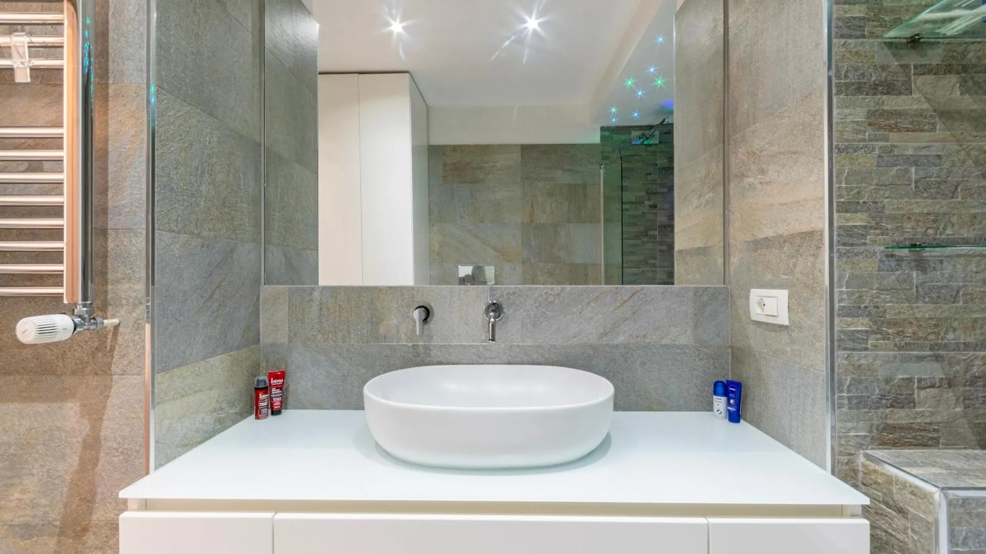 Peaceful Retreat In Central Rome Italy